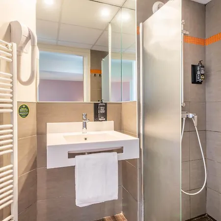 Centre La Timone Hotel 2*